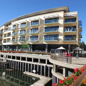 https://lights-landing-apartments.adelaidehotels-au.com